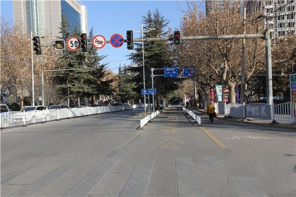 渭南城區首條公交校車、公共汽車專用車道今通車