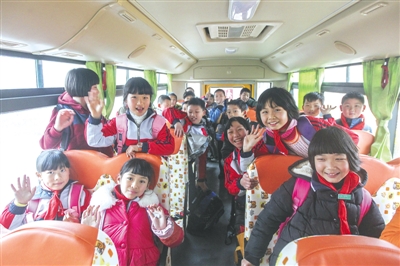 農村學生上學路遭遇“真空地帶”