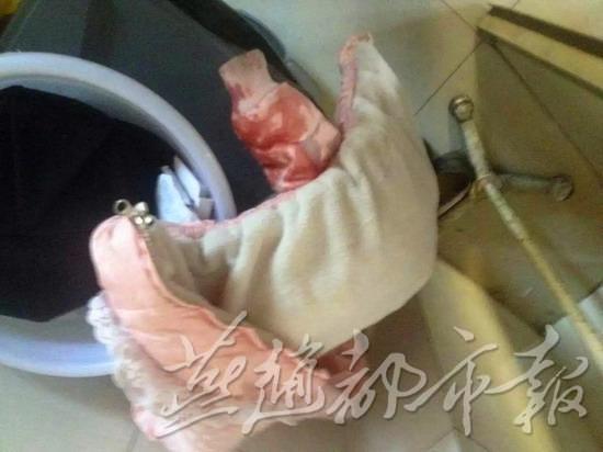 滄州一幼兒園校車與貨車相撞 受傷人數正在統計 受傷兒童的帶血衣物