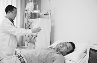 數(shù)次請假被單位拒絕 襄陽校車司機(jī)辭職來漢捐髓 數(shù)次請假被單位拒絕 襄陽校車司機(jī)辭職來漢捐髓