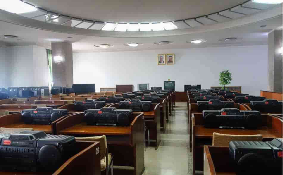 老外游朝鮮時拍的照片 校車畫面有點驚人