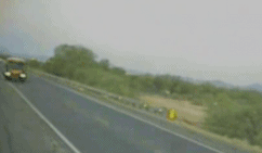 美國(guó)校車為什么安全性更高？