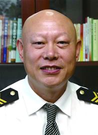 校車阿姨背著腳傷孩子上下學(xué) 用真心溫暖學(xué)生 校車阿姨背著腳傷孩子上下學(xué) 用真心溫暖學(xué)生