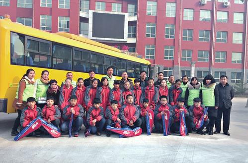 “袋鼠行動”全力護航校車安全——山西童華陽光校車公司舉辦“校車安全大講堂” “袋鼠行動”全力護航校車安全——山西童華陽光校車公司舉辦“校車安全大講堂”