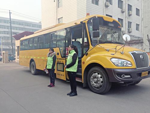 “袋鼠行動”全力護航校車安全——山西童華陽光校車公司舉辦“校車安全大講堂” “袋鼠行動”全力護航校車安全——山西童華陽光校車公司舉辦“校車安全大講堂”