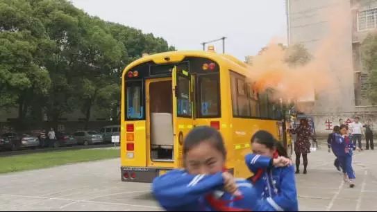 宇通“袋鼠行動”校車安全大講堂