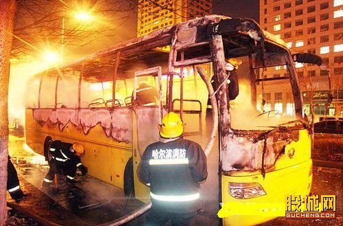 河南校車起火致4死3傷校車安全何時才能被重視? 河南校車起火致4死3傷校車安全何時才能被重視?