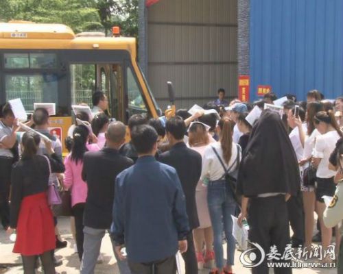 湖南婁底開展校車安全培訓(xùn)班/ 湖南婁底開展校車安全培訓(xùn)班