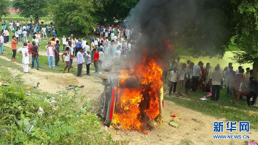 又是一起校車事故，已致7人死亡