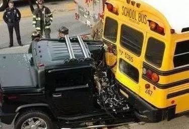 在美國(guó)，奧巴馬的座駕見(jiàn)到他，必須停車(chē)讓行！他到底是誰(shuí)？