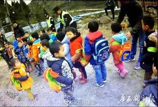 準載18人裝36人  四川達州一幼兒園校車駕駛員被刑拘