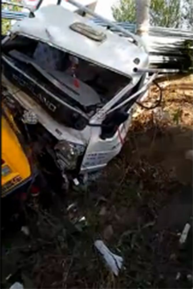遼寧一幼兒園校車與貨車慘烈相撞 多名幼兒受傷 遼寧一幼兒園校車與貨車慘烈相撞 多名幼兒受傷