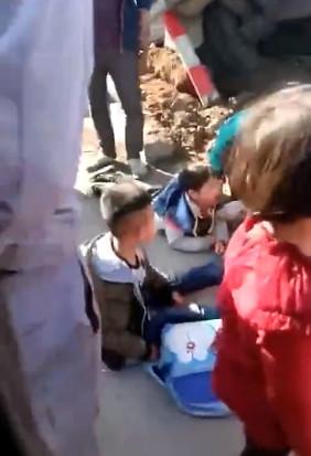 大連:幼兒園校車與大貨車慘烈相撞 校車內學生無一人死亡 大連:幼兒園校車與大貨車慘烈相撞 校車內學生無一人死亡