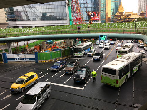 新交規校車違規加入扣分行列2017新交規實施7月/ 新交規校車違規加入扣分行列2017新交規實施7月