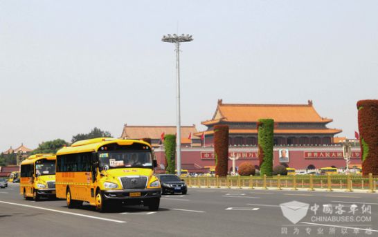 為畢業季添彩，加拿大國際學校再購百輛宇通校車