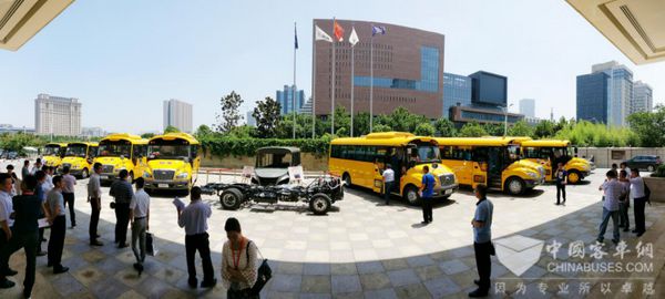 為什么說校車市場前景廣闊?宇通校車暑期高峰論壇給出答案 為什么說校車市場前景廣闊?宇通校車暑期高峰論壇給出答案