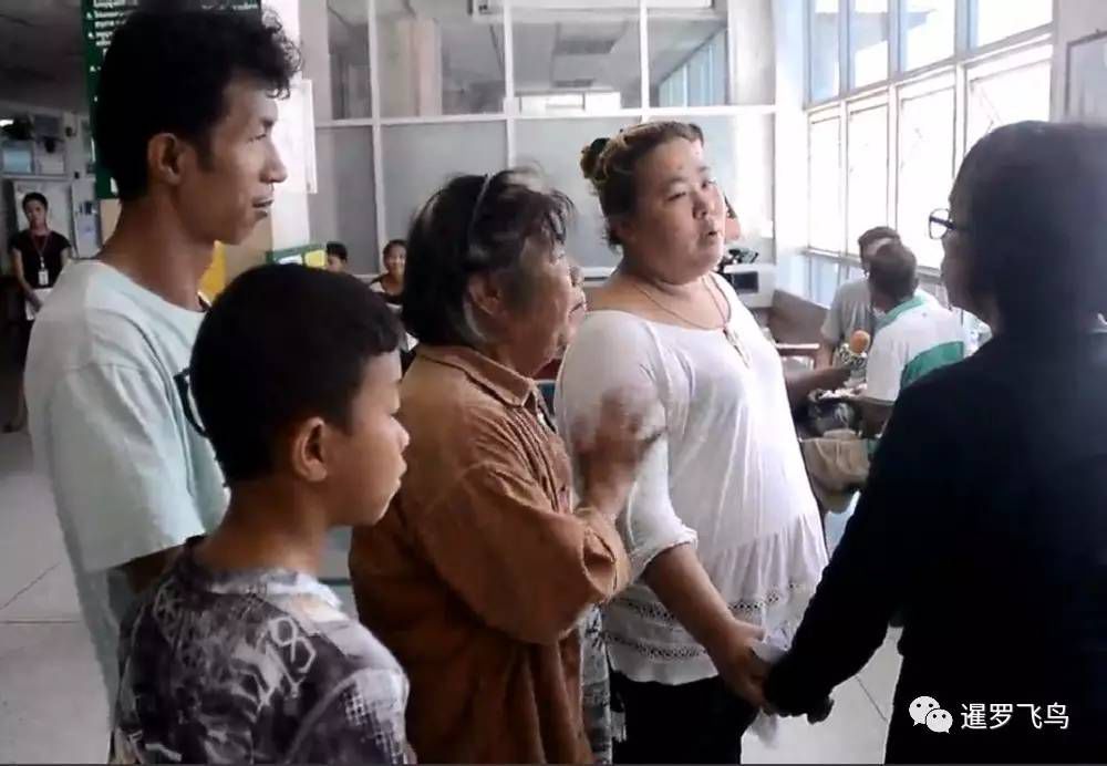 泰國6歲小男孩被鎖校車5小時后陷入昏迷 司機自首 泰國6歲小男孩被鎖校車5小時后陷入昏迷 司機自首