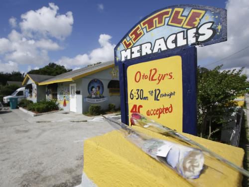 再發悲劇:暑天被遺忘校車內12小時 美3歲男童身亡 再發悲劇:暑天被遺忘校車內12小時 美3歲男童身亡