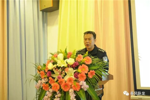 臥龍區教體局對校車安全工作使用培訓并現場操作示范/ 臥龍區教體局對校車安全工作使用培訓并現場操作示范