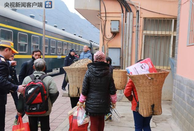 秦嶺小慢車：山里孩子們的快樂“校車”