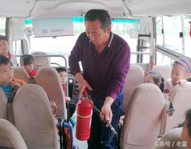 山東省濱州市:陽信縣翟王鎮中小學教會學生1分鐘安全逃離校車 山東省濱州市:陽信縣翟王鎮中小學教會學生1分鐘安全逃離校車