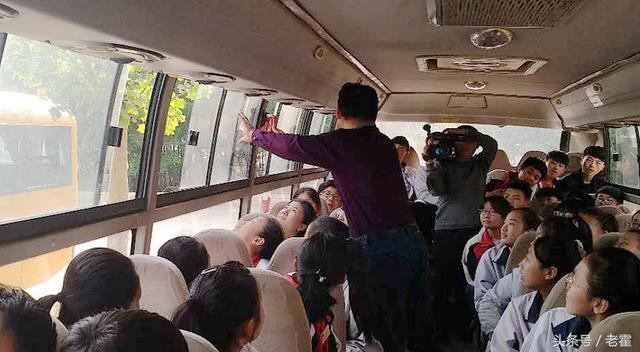 山東省濱州市:陽信縣翟王鎮中小學教會學生1分鐘安全逃離校車 山東省濱州市:陽信縣翟王鎮中小學教會學生1分鐘安全逃離校車