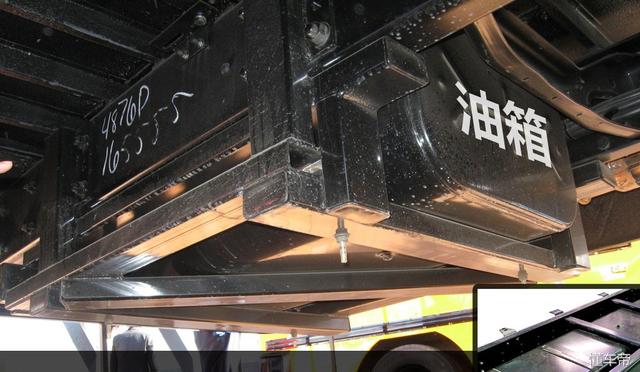 安全標準嚴格的美國校巴再次戰勝卡車 校車安全不容忽視 安全標準嚴格的美國校巴再次戰勝卡車 校車安全不容忽視