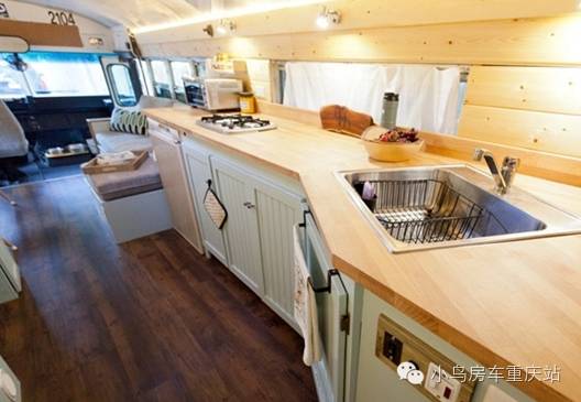 房車改裝 | 校車改裝成房車，就是這么拉風！