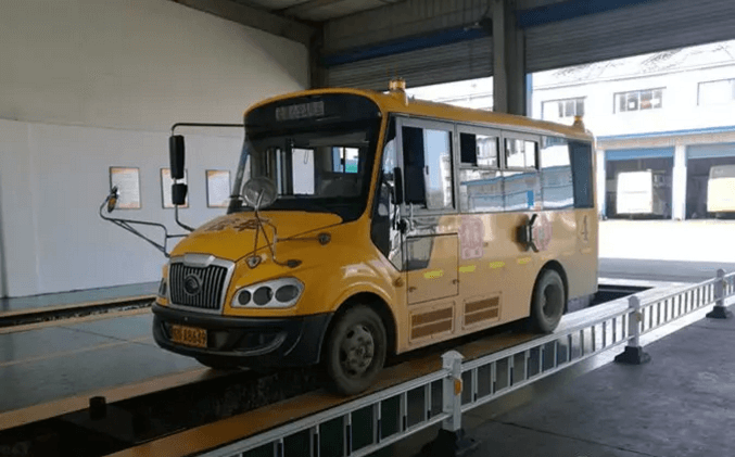 汽運修理廠為暑期校車“保駕護航” 汽運修理廠為暑期校車“保駕護航”