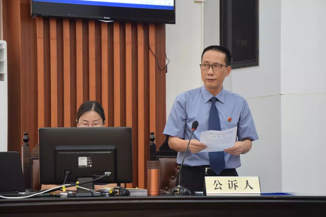 全市首例非法校車超載危險(xiǎn)駕駛案開庭,鄭其文檢察長(zhǎng)出庭公訴 全市首例非法校車超載危險(xiǎn)駕駛案開庭,鄭其文檢察長(zhǎng)出庭公訴