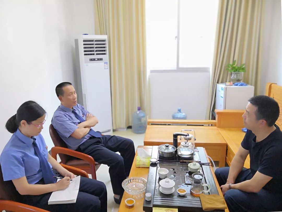 全市首例非法校車超載危險(xiǎn)駕駛案開庭,鄭其文檢察長(zhǎng)出庭公訴 全市首例非法校車超載危險(xiǎn)駕駛案開庭,鄭其文檢察長(zhǎng)出庭公訴