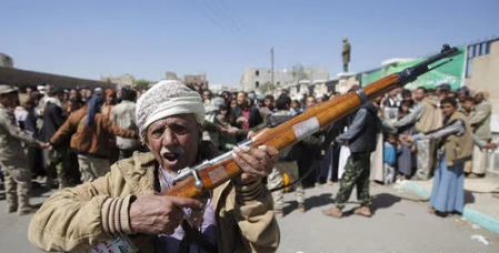 富國空軍用上百萬炸彈掀翻校車 窮國百姓只能挖土安葬遇難兒童