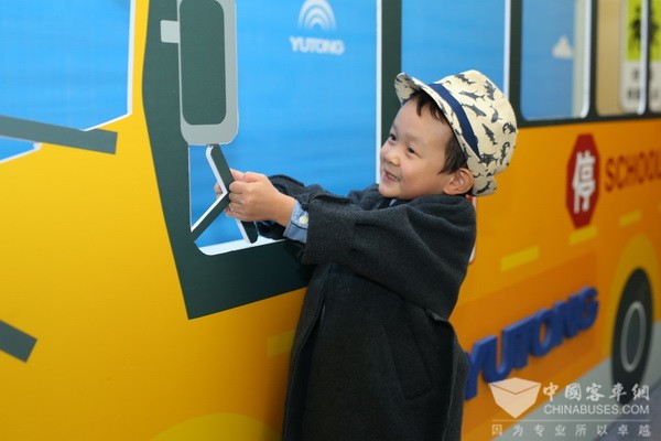 以安全品質占領教育高地 宇通“神奇校車”進京城 以安全品質占領教育高地 宇通“神奇校車”進京城