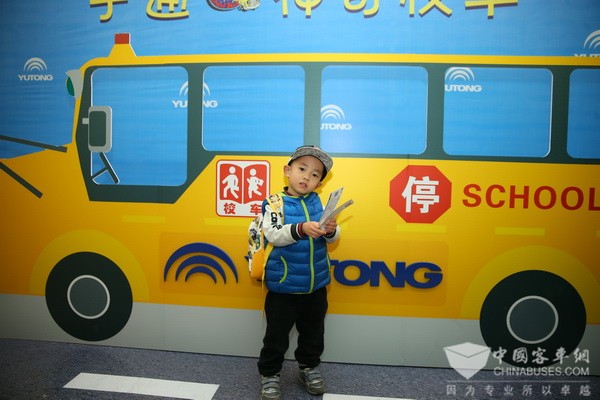 以安全品質占領教育高地 宇通“神奇校車”進京城 以安全品質占領教育高地 宇通“神奇校車”進京城