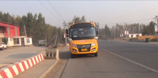 校車未取得標(biāo)牌就上路 被罰款2萬元 校車未取得標(biāo)牌就上路 被罰款2萬元