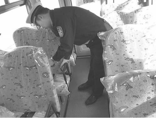 統一校車管理　保障學生安全