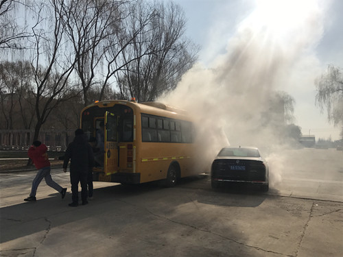 濟(jì)南市：2018年高新區(qū)校車消防演練在遙墻中學(xué)舉行