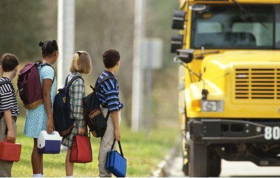 校車安全知識，小朋友乘坐校車要注意什么？