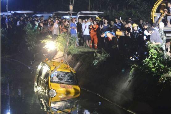 校車安全知識，小朋友乘坐校車要注意什么？