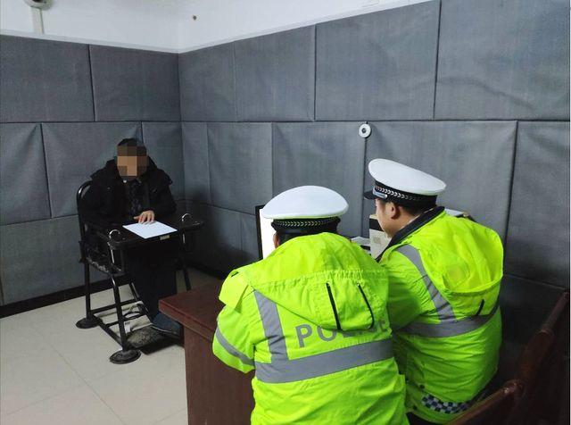 【警事】王英校車公司負責人二次無證駕駛被行拘