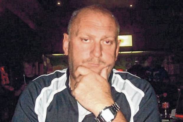 令人氣憤,戀童癖被定罪后竟仍被允許開校車 令人氣憤,戀童癖被定罪后竟仍被允許開校車