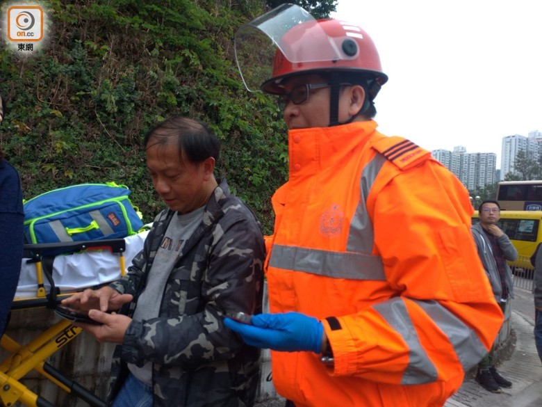 香港兩校車相撞，至少15名幼兒園學生受傷