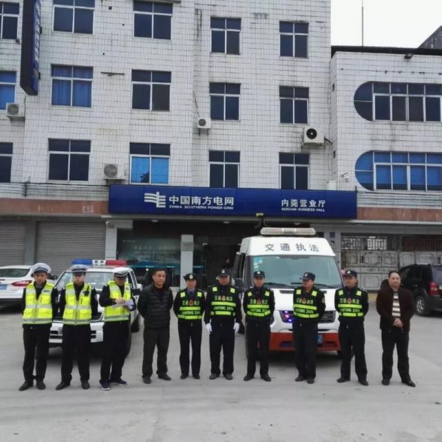 連平交警大隊開展校車專項整治行動/ 連平交警大隊開展校車專項整治行動