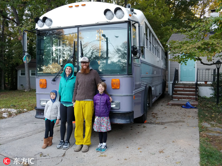 美國夫妻改造校車帶娃旅游 回歸自然慢享生活 美國夫妻改造校車帶娃旅游 回歸自然慢享生活