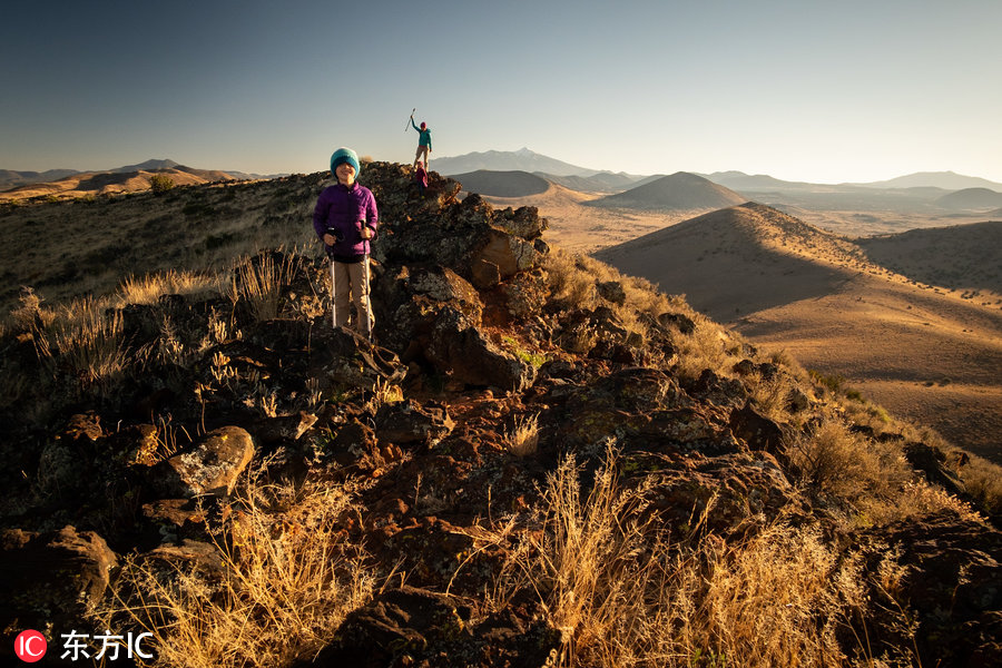 美國夫妻改造校車帶娃旅游 回歸自然慢享生活 美國夫妻改造校車帶娃旅游 回歸自然慢享生活