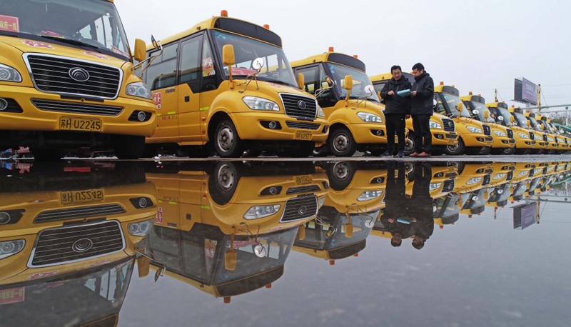 江蘇?。焊鞯匦＼嚒绑w檢”迎開學