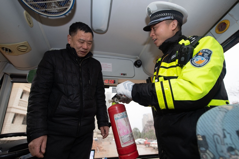 江蘇?。焊鞯匦＼嚒绑w檢”迎開學