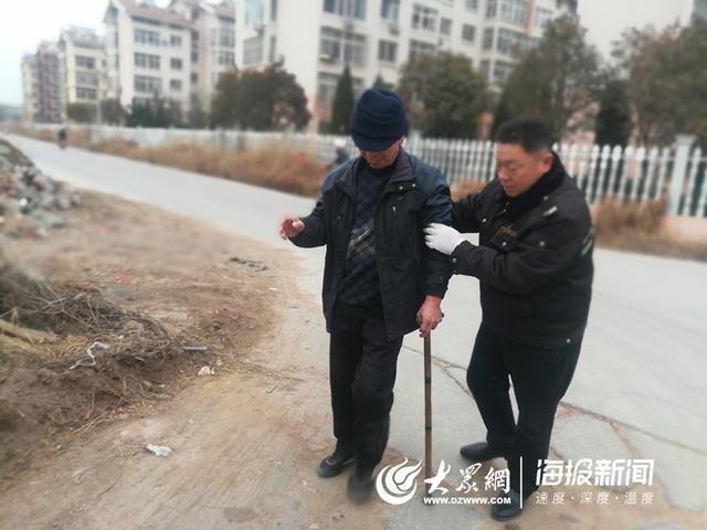 七旬老人不慎摔路邊 校車司機扶起不猶豫 七旬老人不慎摔路邊 校車司機扶起不猶豫