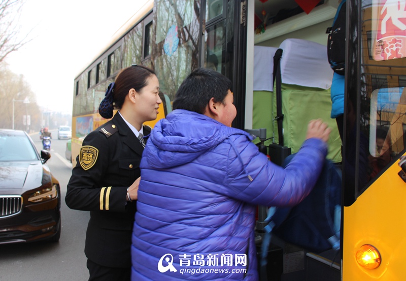 走進(jìn)特教校車照管員:她們是守護(hù)星星孩子的天使媽媽 走進(jìn)特教校車照管員:她們是守護(hù)星星孩子的天使媽媽