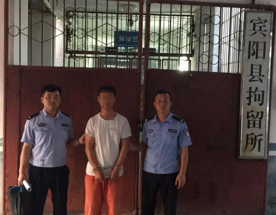 未取得駕駛資格就敢開(kāi)校車(chē)?賓陽(yáng)一司機(jī)和校方受重罰 未取得駕駛資格就敢開(kāi)校車(chē)?賓陽(yáng)一司機(jī)和校方受重罰